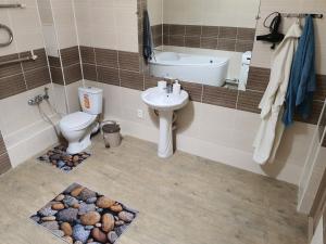 Ванная комната в 2-ух комнатная квартира Юнис Сити г.Актобе
