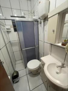 A bathroom at Casa Família Mattos