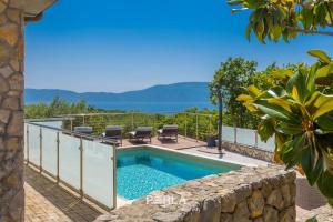 Πισίνα στο ή κοντά στο House SEA VIEW with pool
