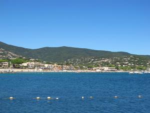 Zdjęcie z galerii obiektu Apartment La Calypso by Interhome w mieście Cavalaire-sur-Mer