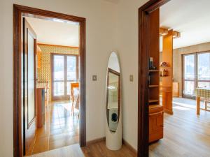 Fotografia z galérie ubytovania Apartment Condominio al Parco-9 by Interhome v destinácii Canazei