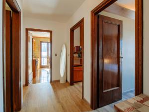 Posteľ alebo postele v izbe v ubytovaní Apartment Condominio al Parco-9 by Interhome