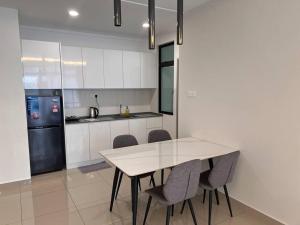 Gambar di galeri bagi (Mt. Austin) Lavish Suite 3BR2B by Cowidea di Johor Bahru