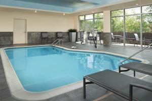 Bazén v ubytování Fairfield Inn & Suites by Marriott Ithaca nebo v jeho okolí