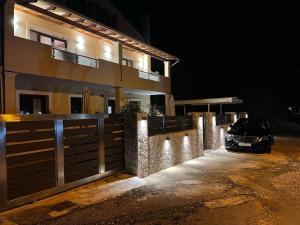 Φωτογραφία από το άλμπουμ του Natashas Apartments στον Ύψο