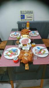 Frokost for gjester på Dortoir Bulgarana - Bourg Argental