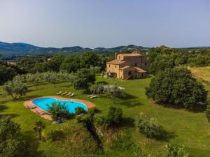 an aerial view of an estate with a swimming pool at Apartment Malva by Interhome in Sorano