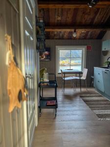 Gallery image of Lofoten suite apartments - Rostad Retro Rorbuer in Reine