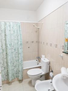 Et badeværelse på Apartamento Triana