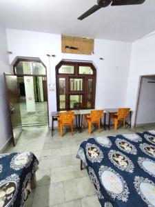 אזור ישיבה ב-Divisha PG House Sharing Beds Only for boys