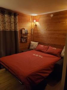 Postel nebo postele na pokoji v ubytování Chouette appartement au pied des pistes (4 max)
