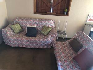 Ruang duduk di Maison Carina