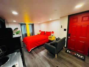 Letto o letti in una camera di New Tiny Home Uptown Phoenix (Unit E)