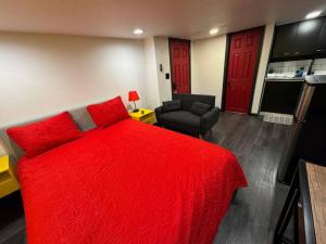 TV o dispositivi per l'intrattenimento presso New Tiny Home Uptown Phoenix (Unit E)