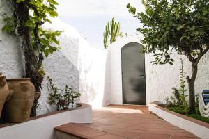 Fotografia z galérie ubytovania Los Crisantemos Family house with garden and pool v destinácii Nerja
