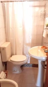 Monoambiente céntrico tesisinde bir banyo