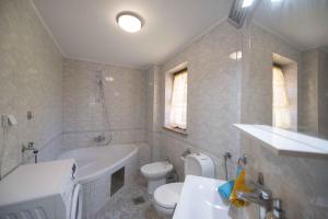 Koupelna v ubytování Holiday home in Ika 15536 + 24 fotografií