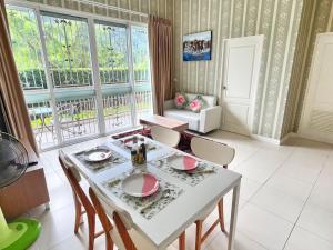 Χώρος καθιστικού στο ฺBaan Khaoyai by Madam