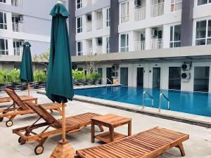 Πισίνα στο ή κοντά στο Agrippina Rooms T a m a n Melati Apartement near Malioboro