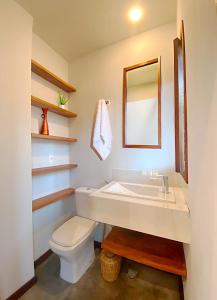 Ένα μπάνιο στο Casa Praia Verdes Mares Sargi Bahia