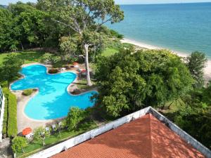 Bazén v ubytování Purimas Beach Hotel & Spa nebo v jeho okolí