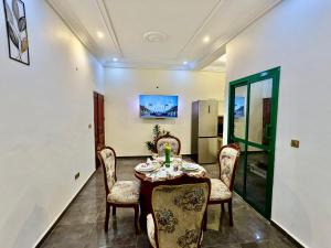 Fotografie z fotogalerie ubytování Appartement meublé en R1 Haut Standing 1CH v destinaci Yaoundé