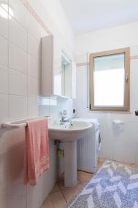 A bathroom at Villa Sole di Sicilia
