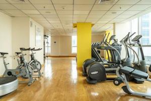Fitness centrum a/nebo fitness zařízení v ubytování Livbnb- 1BR in Marina w/ Direct Marina Walk Access