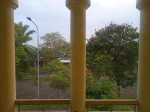 Сад в Villa Kota Bunga BB18-08
