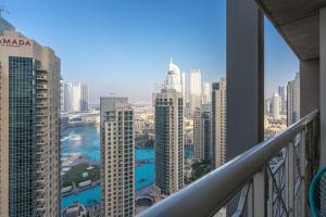 Γενική άποψη της πόλης Ντουμπάι ή θέα της πόλης από  αυτό το διαμέρισμα