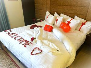 Petra Canyon Hotel 객실 침대
