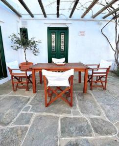 Patio nebo venkovní prostory v ubytování Fyrou- Serenity / Idyllic Traditional Experience