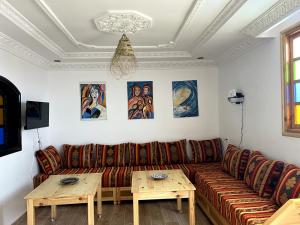 Khu vực ghế ngồi tại Traditional Taghazout Surf