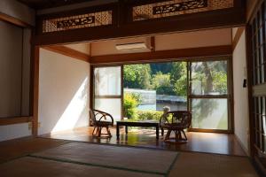 Ảnh trong thư viện ảnh của TOSAYAMA BASE 清流沿いの里山　古民家貸切　高知市街地より車で約20分 ở Kochi