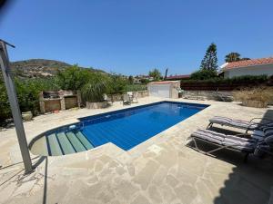 Piscina di Pissouri Bay Bungalow o nelle vicinanze