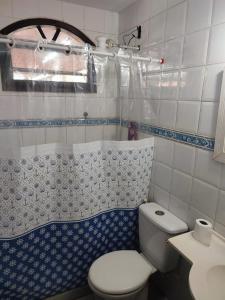 Bilik mandi di Suíte Pontal