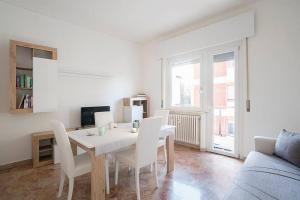 Foto dalla galleria di [In Centro] - Apt. Elegante nel cuore di Mantova a Mantova