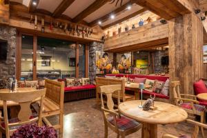 Restaurace v ubytování Hotel Aran La Abuela