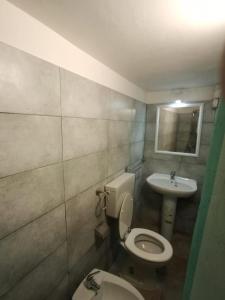 ガリポリにあるGallipoli Lungomareのバスルーム(トイレ、洗面台付)