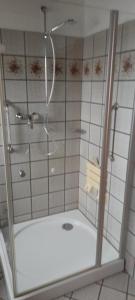 Bilik mandi di Ferienwohnung Aue Deußen +21 gambar