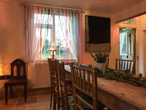 Μια τηλεόραση ή/και κέντρο ψυχαγωγίας στο Priory Meadow Cottage