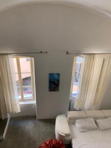 Dream House Sanremo's centerにあるシーティングエリア