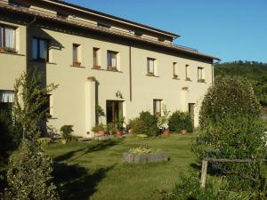 an external view of the house at Agriturismo Belvedere in Bolsena