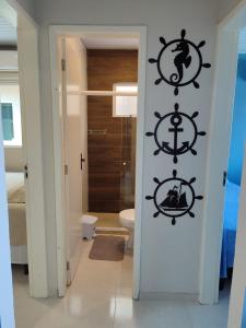 Et badeværelse på Lindo apartamento pé na areia em Cabo Gaibú prox Porto de galinhas