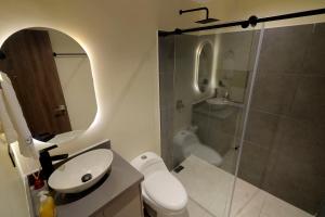 Vannituba majutusasutuses Casa Indigo Laureles-Estadio con Jacuzzi +29 fotot