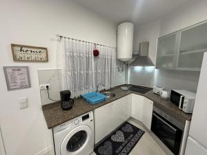 Afbeelding uit fotogalerij van Elegant Spacious Studio Retreat Close to Funchal in Funchal