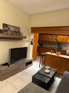 Η κουζίνα ή μικρή κουζίνα στο Gellis Village house Meteora