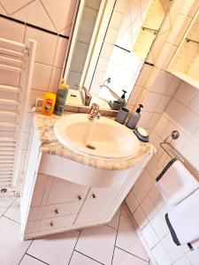 Et badeværelse på Appartement à proximité de la Gare du RER B Le Guichet ,Paris Saclay