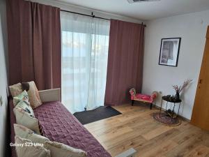 Zona d'estar a Holz Haus nähe Wien