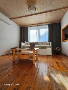 Zona d'estar a Holz Haus nähe Wien